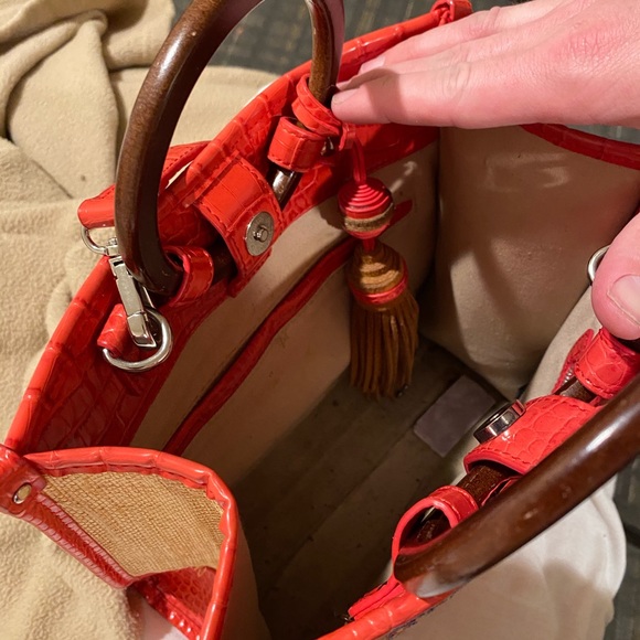 Red purse - Picture 2 of 3